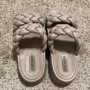 Steve Madden braided slides